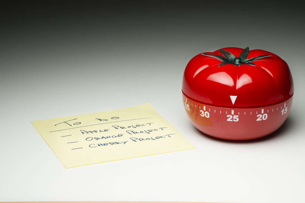 Tomato-shaped,Kitchen,Timer,Set,At,25,Minutes